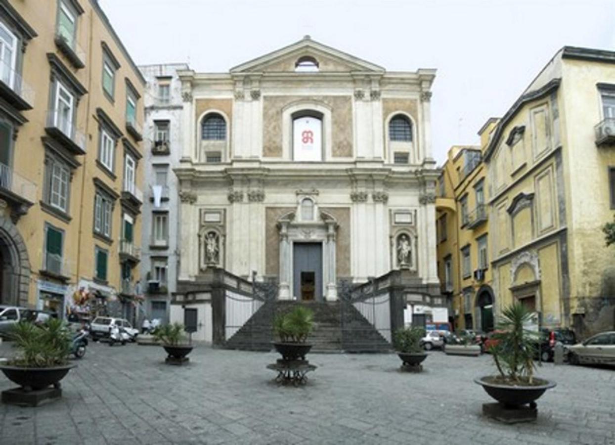 Donnaregina Appartamento *
